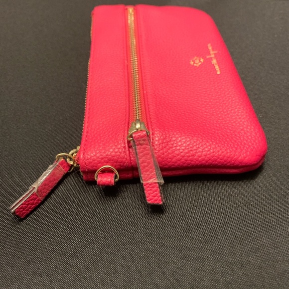 Nanette Lepore wristlet in Rosy pink color. Vegan pebbled leather. - Picture 3 of 5